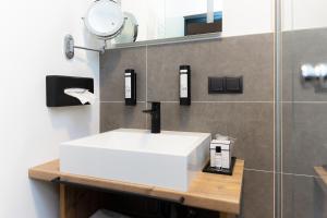 Zdjęcie z galerii obiektu Self-Check-in Hotel VinoQ Zistersdorf w mieście Zistersdorf