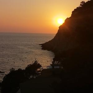 Photo de la galerie de l'établissement Calapiccola Luxury apartment with the view on Giglio and Giannutri islands, à Monte Argentario