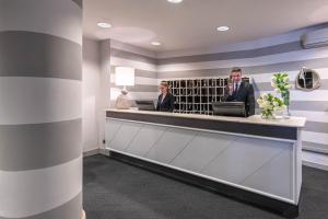 Fuajee või vastuvõtt majutusasutuses Hotel Vis à Vis