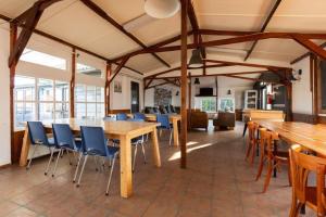 Restaurace v ubytování Het Toppunt groot vakantiehuis aan het water