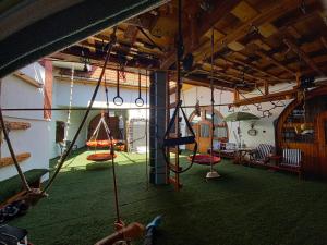 Fitness centrum a/nebo fitness zařízení v ubytování Triniti Vendégház