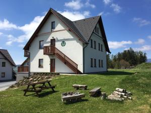 Budova, v ktorej sa apartmán nachádza