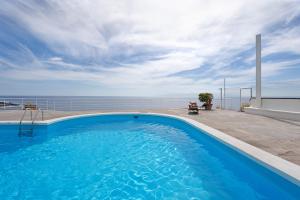 Basen w obiekcie Costa Isora 1 Frontline By Paramount Holidays lub w pobliżu