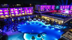 Cleopatra Luxury Resort Sharm - Adults Only 16 years plus内部或周边的泳池
