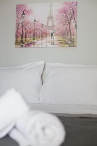 Легло или легла в стая в Lux Aprt in a Graphical Village