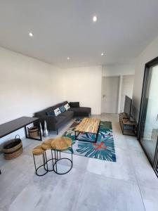 Fotografia z galérie ubytovania Superbe villa avec piscine privative chauffée v destinácii Lecci