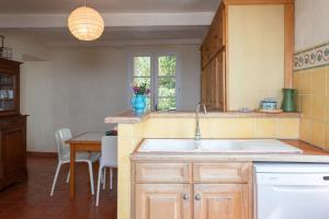 L26 Villa Bonnard 10PAX Pool, Garden, parking, AC
