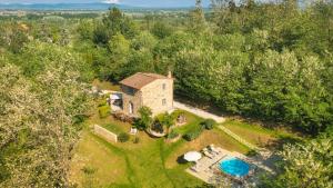The swimming pool at or close to Ai Due Cuori 4, Emma Villas