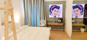 TV a/nebo společenská místnost v ubytování Mirada Hotel