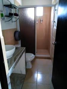 Phòng tắm tại Depa cómodo ideal en viajes al centro de Tampico