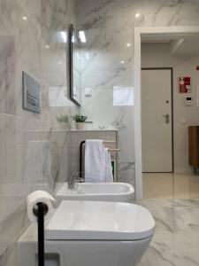 Ванна кімната в Portus Magnus Residence