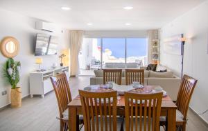 Posezení v ubytování Mirador Balcon del Atlantico y piscina privada