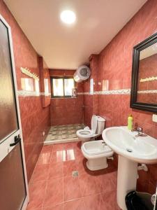 Vannituba majutusasutuses Scanderbeg Square 2BR APT