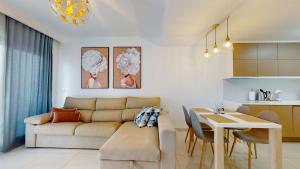 Posedenie v ubytovaní Apartamento Bianca Beach