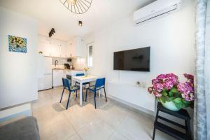 Kuchyň nebo kuchyňský kout v ubytování Apartman Nane