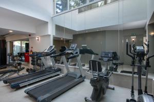 Fitness centrum a/nebo fitness zařízení v ubytování Kalyves Beach Hotel + 37 fotografií