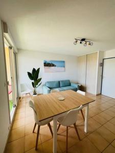 Ruang duduk di Appartement Sainte Marie la mer 66470