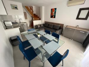 Kuchyň nebo kuchyňský kout v ubytování SunSet Beach Apartman