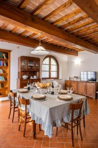 Kuchyň nebo kuchyňský kout v ubytování Lajatico Rentals - Casa di Alice nel Borgo