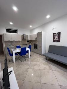 Kuchyň nebo kuchyňský kout v ubytování Esse House's Noto