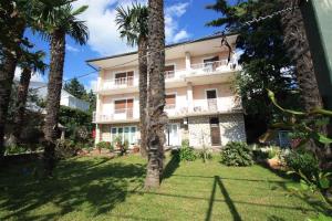 Zahrada ubytování One-Bedroom Apartment Crikvenica 14