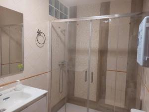 Kúpeľňa v ubytovaní Isleta apartamento con terraza, vistas y WIFI