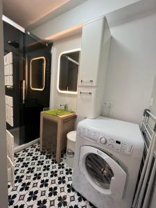 Ванна кімната в A la Nuitée, Grand studio design LE VINCI