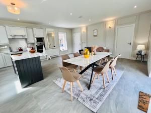 Una cocina o zona de cocina en Gems in Ratoath