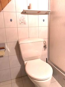 A bathroom at Appartements Futtertrögl