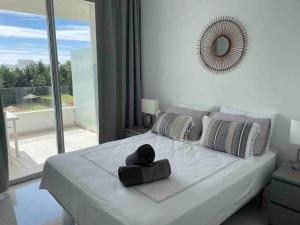 Zdjęcie z galerii obiektu Close to Amenities 3 Bed/2 Bath Apartment in Estepona with Pool View! w mieście Estepona