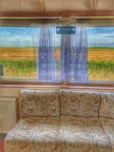Luxury 8 and 6 berth caravans的休息区
