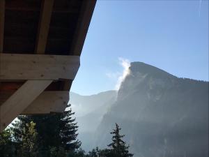 山景或在木屋看到的山景