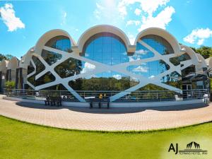 a large building with a heart shaped building at AJ TERMAS HOTEL IRAÍ in Iraí