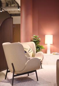 Posezení v ubytování Home Hotel Tapetfabriken