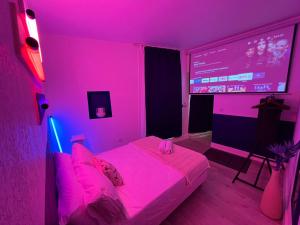 Posteľ alebo postele v izbe v ubytovaní Roma Reva: design et home cinema
