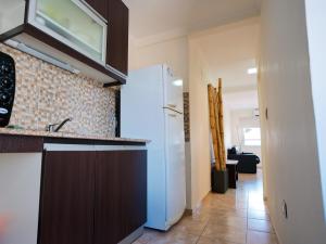Regia Apartamentos Posadas的厨房或小厨房