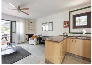 Fotografia z galérie ubytovania Acogedor apartamento 2 dormitorios v destinácii Benalmádena