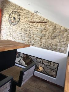 Fotografia z galérie ubytovania Maison de Village "Charme et Authenticité" CHATEAUNEUF-DU-PAPE v destinácii Châteauneuf-du-Pape + 22 fotografií