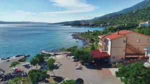 Φωτογραφία από το άλμπουμ του Ferienhaus Elena σε Karlobag