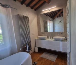 Ένα μπάνιο στο La Duchessa bike friendly home +17 φωτογραφίες