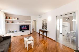Телевизор и/или развлекательный центр в Casa mia a Nervi