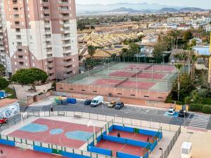 Tenis alebo squash v ubytovaní Tranquilidad a 2 minutos del mar alebo jeho okolí
