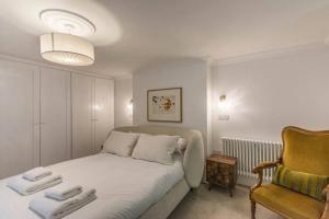 Postelja oz. postelje v sobi nastanitve Royal Channel Retreat - Stunning apartment - glorious views