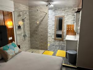 Koupelna v ubytování Miki Miki House + 37 fotografií