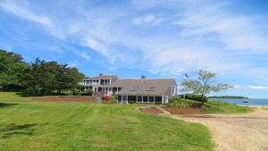 Gallery image of 299 Cranberry Lane North Chatham Cape Cod - Barefoot Home in South Chatham