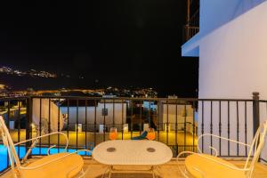 A balcony or terrace at Talia Apart