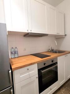 A kitchen or kitchenette at Rynek 12