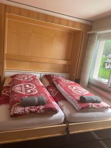 Llit o llits en una habitació de Ideally located 3.5 rooms flat