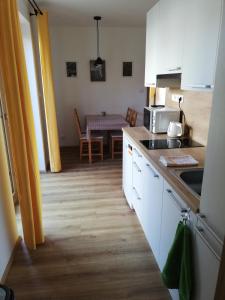 Kuchyňa alebo kuchynka v ubytovaní Apartmány Horní Bečva