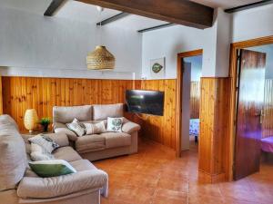 Una televisión o centro de entretenimiento en El Refugio